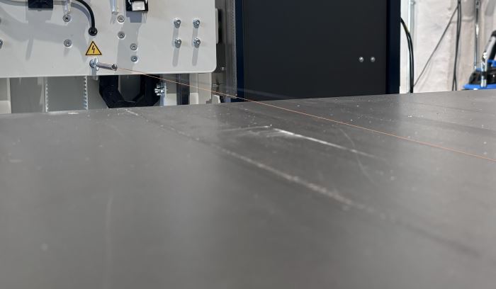 Hilo caliente tensado en máquina de corte CNC por hilo caliente