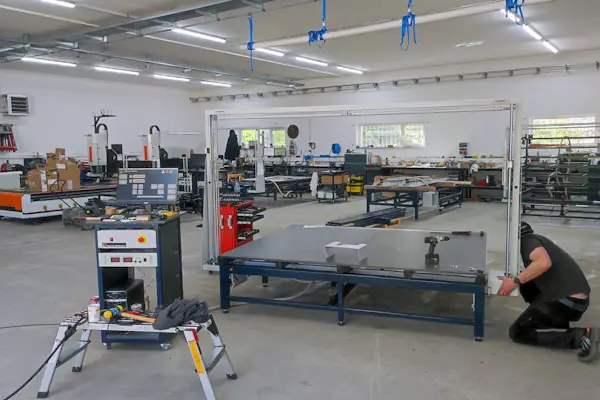 Fabricación actual de máquinas CNC en cnc-multitool, Ilmenau