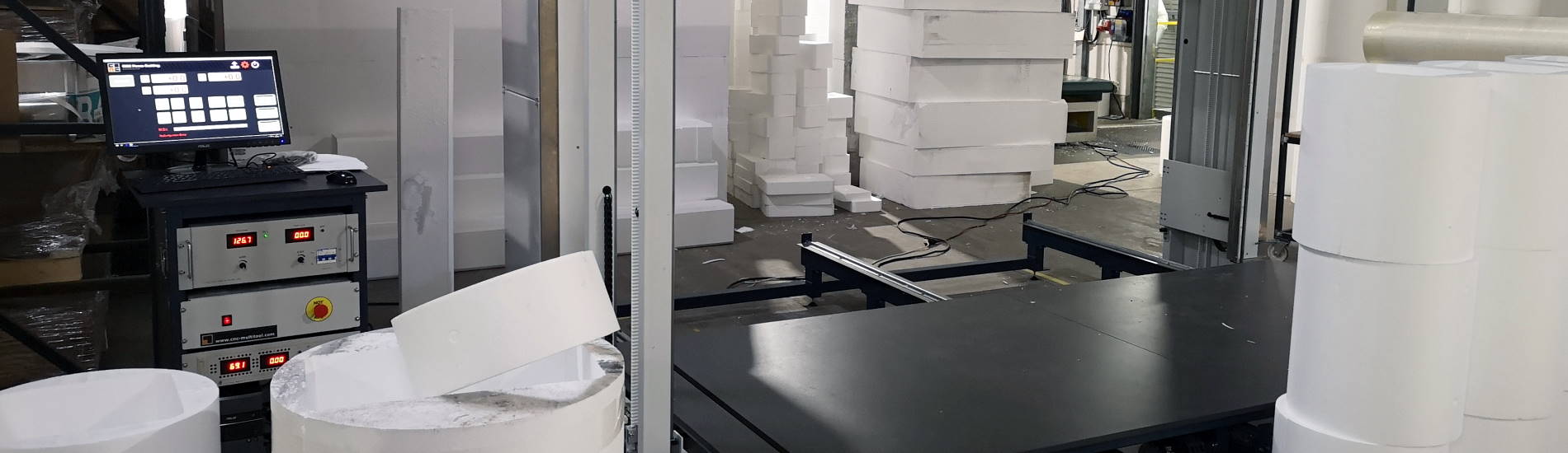 CUT5000S cutting concrete moldings from EPS and XPS